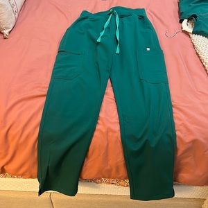 Figs yola skinny scrub pant